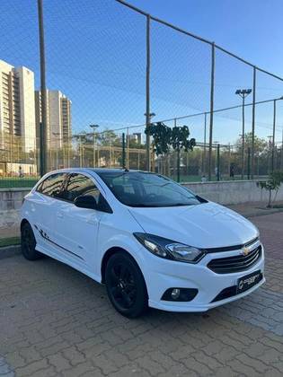 CHEVROLET ONIX 1.4 MPFI ACTIV 8V FLEX 4P AUTOMÁTICO